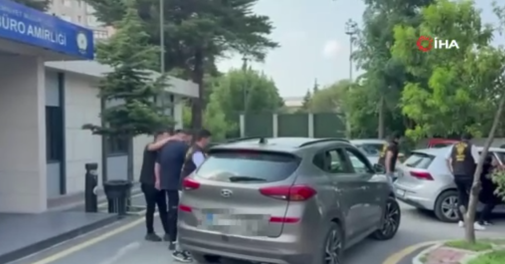 Motosikletli şüpheliler adliyede: Fatih'te kuyumcuyu kurşunladılar!