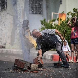 2 Gündür boşa akıyor! CHP'li belediye iki gündür onaramadı