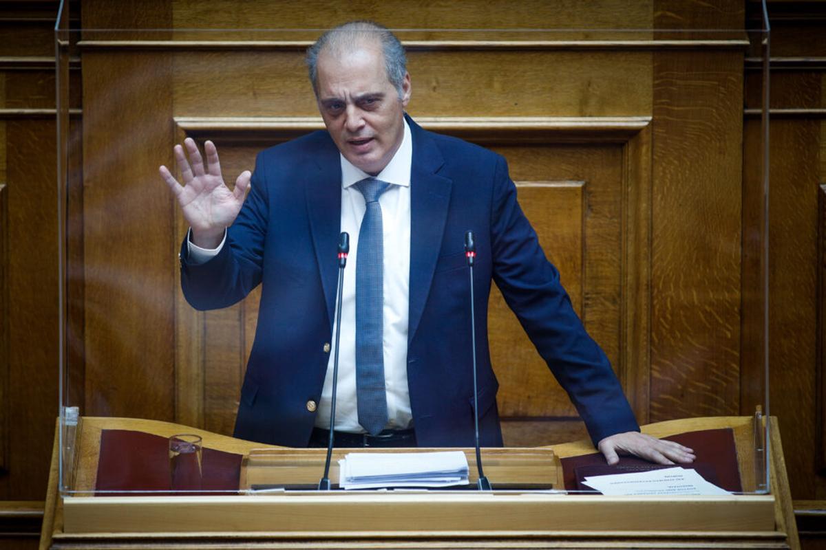 Kyriakos Velopoulos: Türkiye, Ege'ye kablo döşememize bile izin vermeyecek!