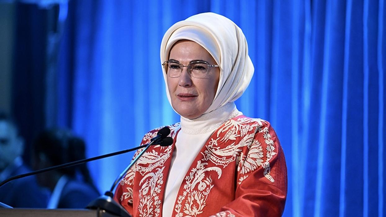 Emine Erdoğan: Asırlara meydan okuyan anıt ağaçlarımız, doğanın sabrını, bereketini ve direncini simgeliyor