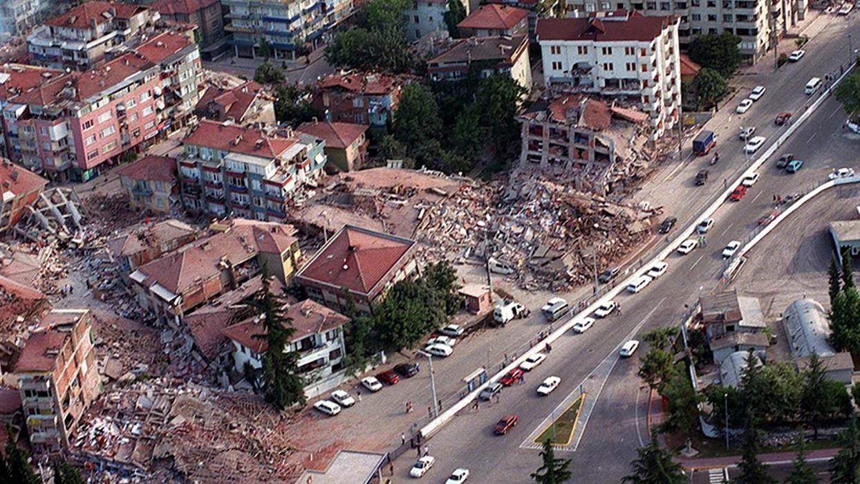 Tam 26 yıldır dinmeyen acı "17 Ağustos 1999 Marmara Depremi"