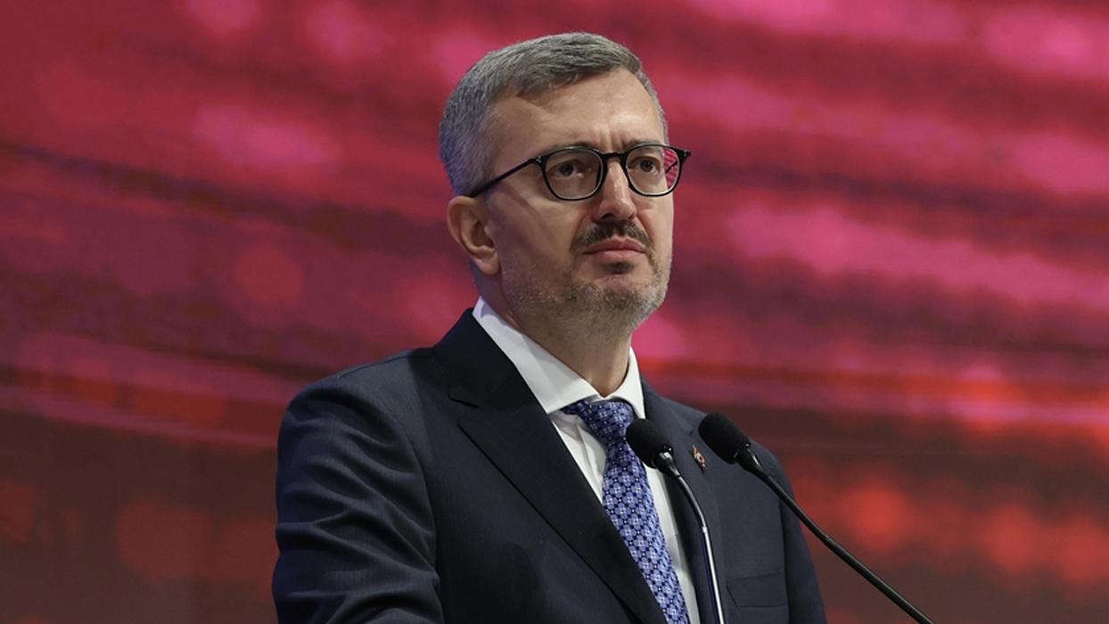 İletişim Başkanı Duran, Marmara depreminde hayatını kaybedenleri edenleri andı
