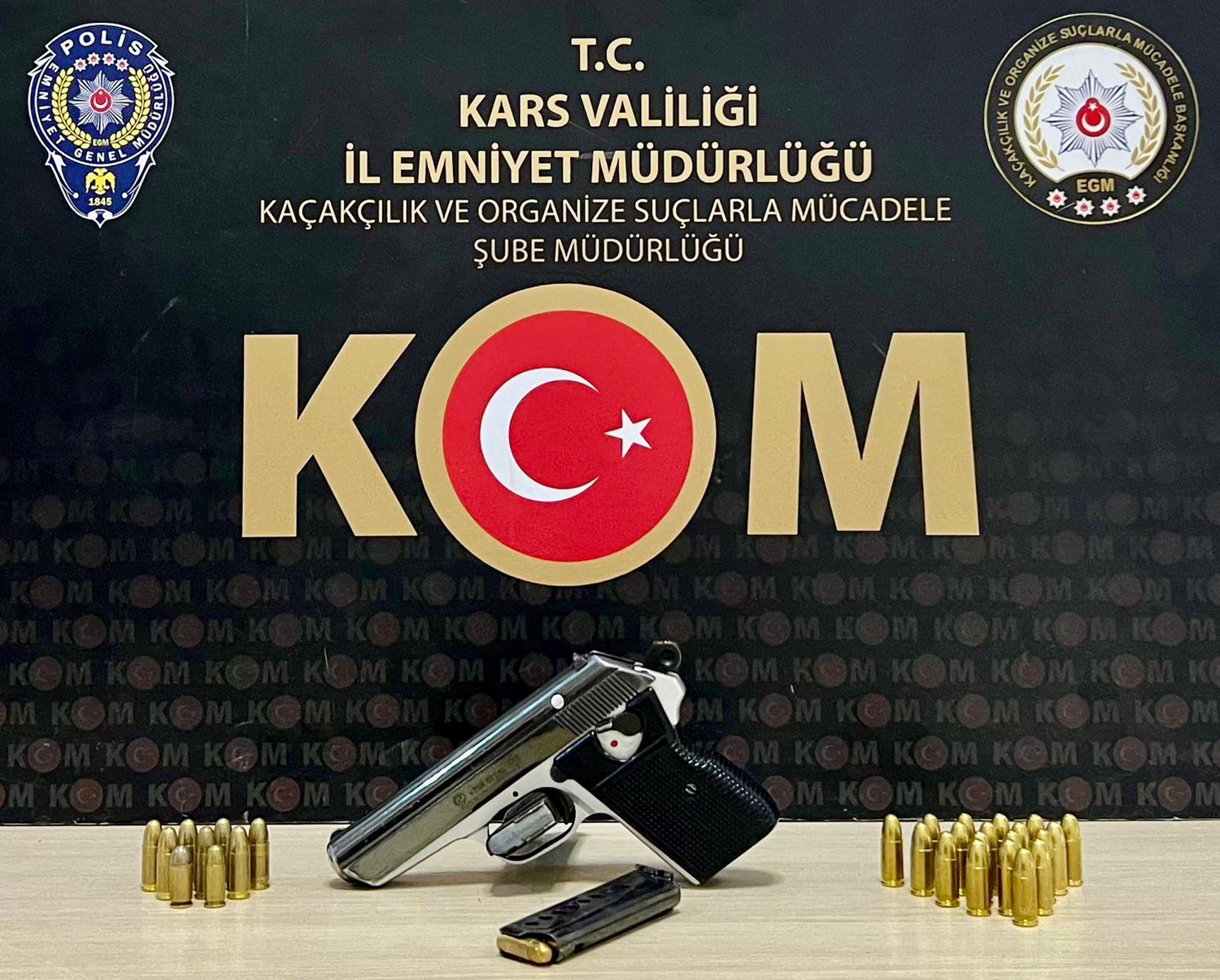 Kars'ta yasa dışı silah ticaretine yöneticilik 12 şüpheli yakalandı