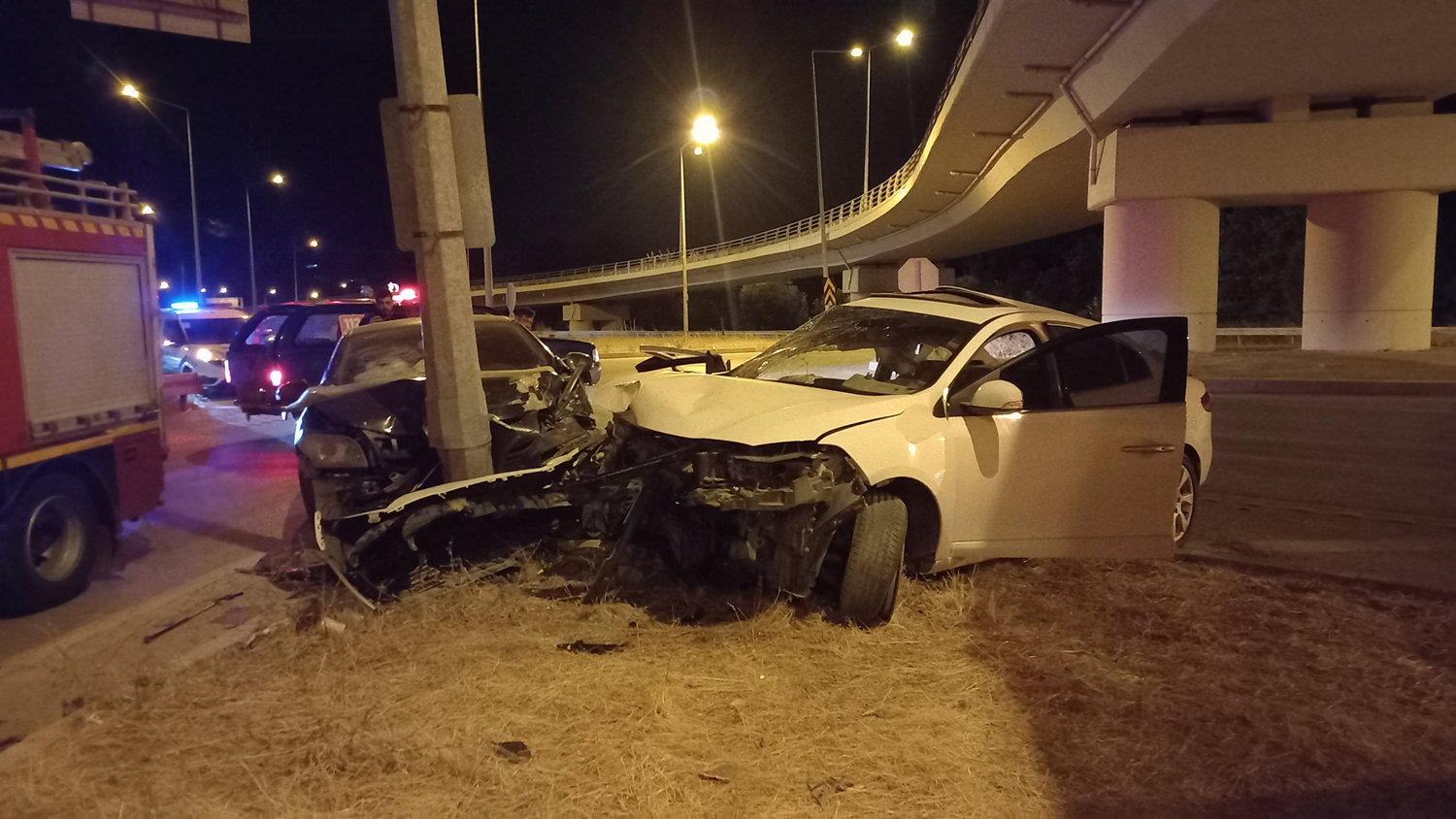 Amasya'da iki otomobil çarpıştı, 4 kişi yaralandı