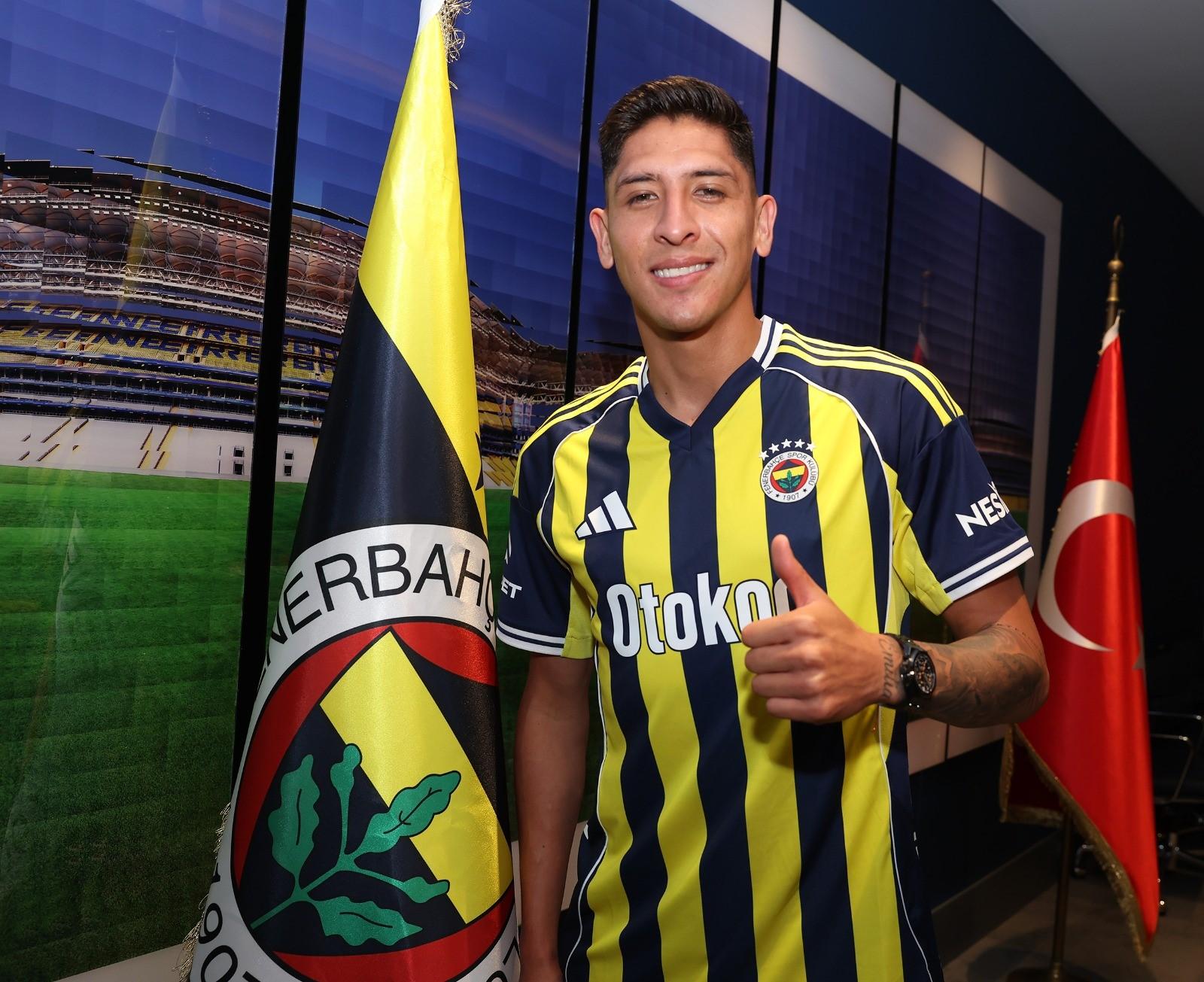 Fenerbahçe, Edson Alvarez'i transfer etti: Kulüp tarihinde ikinci Meksikalı oyuncu