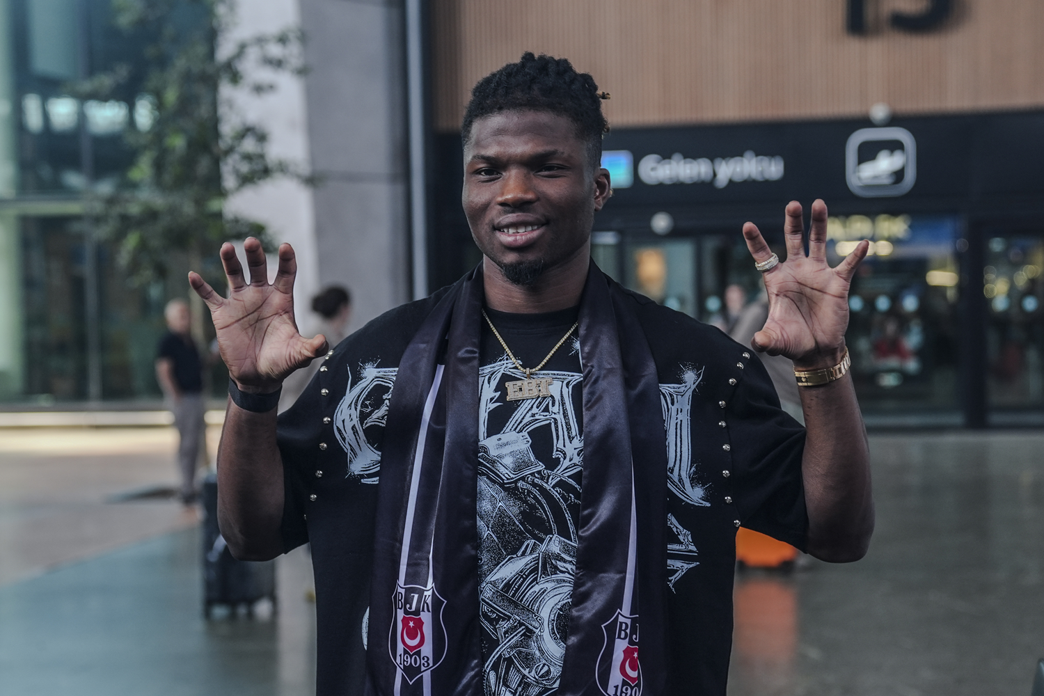 El Bilal Toure, sağlık kontrolünden geçti