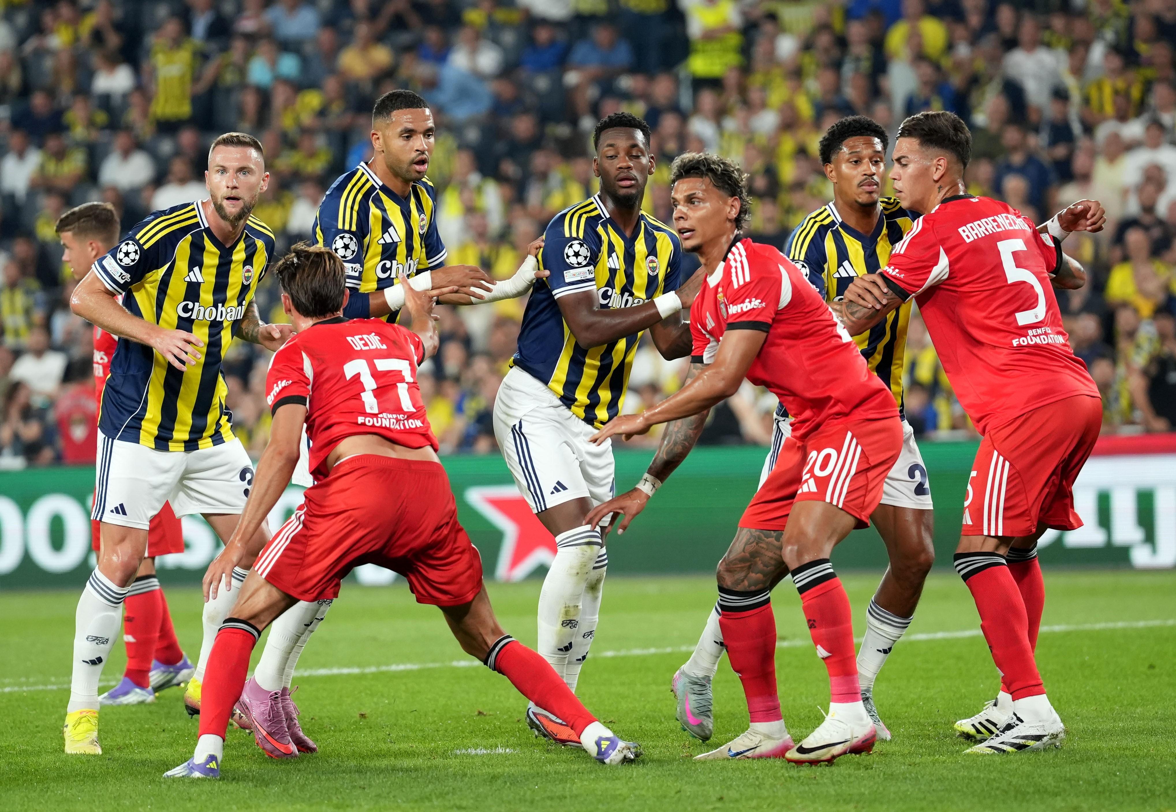 Fenerbahçe, Benfica deplasmanına hazır! Şampiyonlar Ligi play-off'ta kamp kadrosu belli oldu