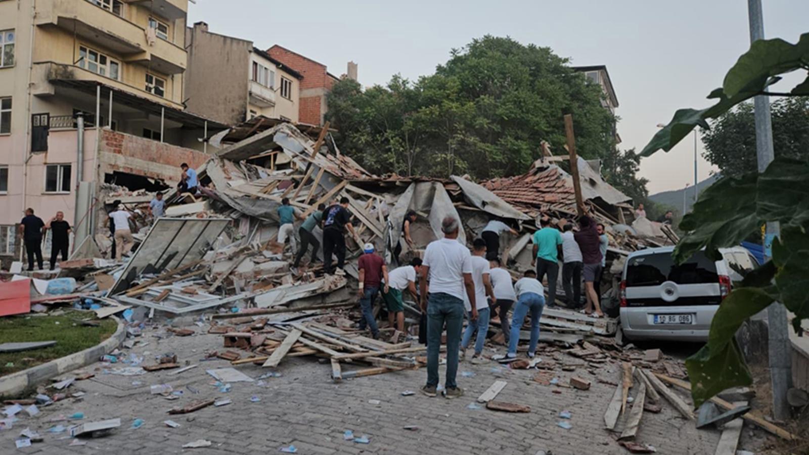 Sındırgı'da ters artçı sağanağı! Art arda meydana gelen depremler doğal değil