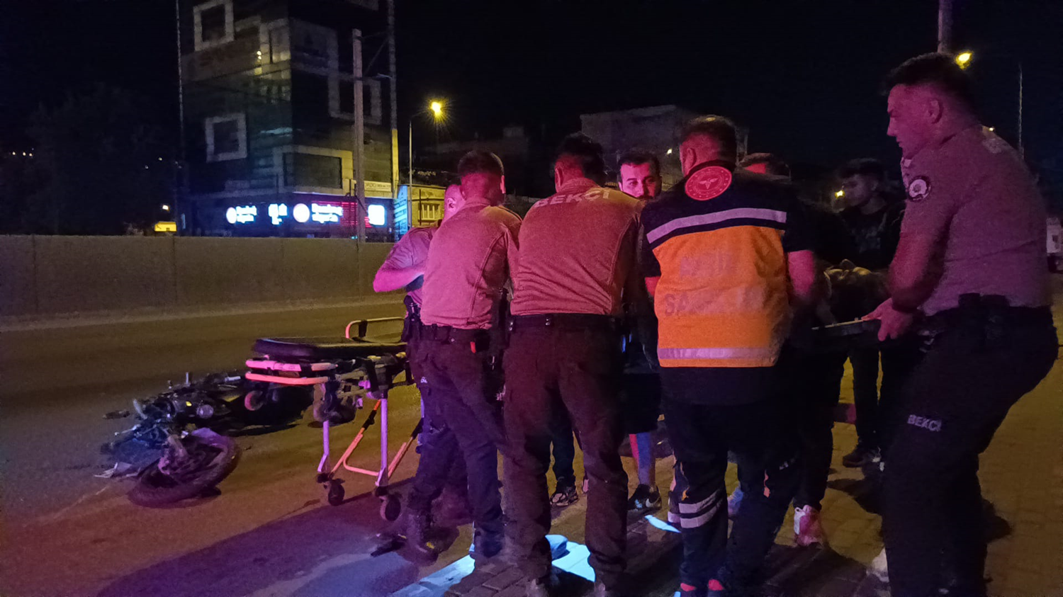 Bursa'da motosikletin devrilmesi sonucu 2 kişi ağır yaralandı