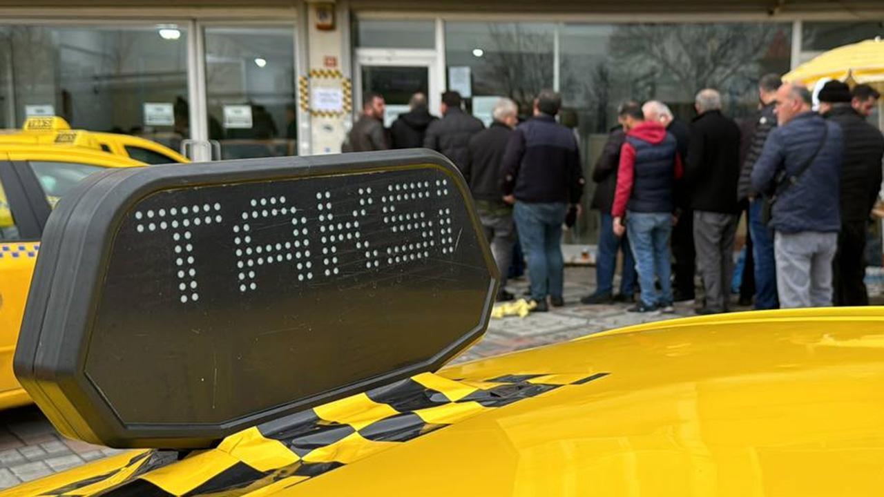 Yol verme tartışmasında şoföre saldıran taksici cezadan kaçamadı