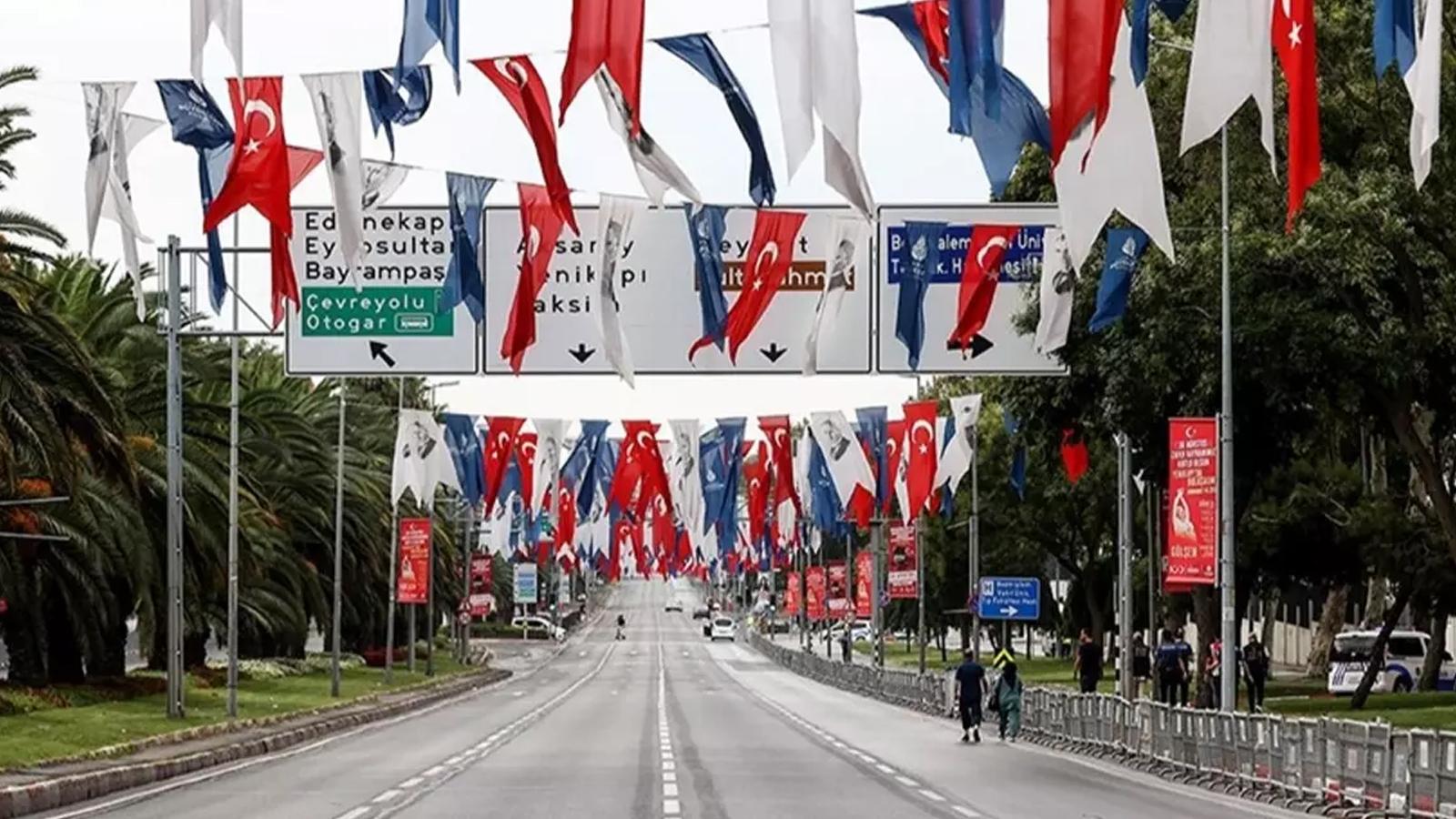 İstanbul'da 30 Ağustos etkinlikleri nedeniyle bazı yollar trafiğe kapatılacak