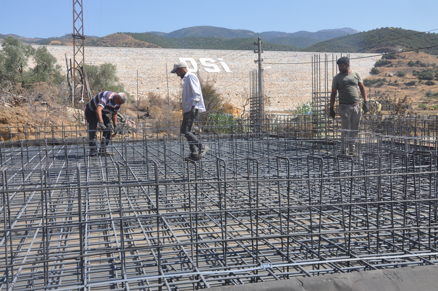 İzmir'de yangından etkilenen afetzedelerin yeni ev heyecanı
