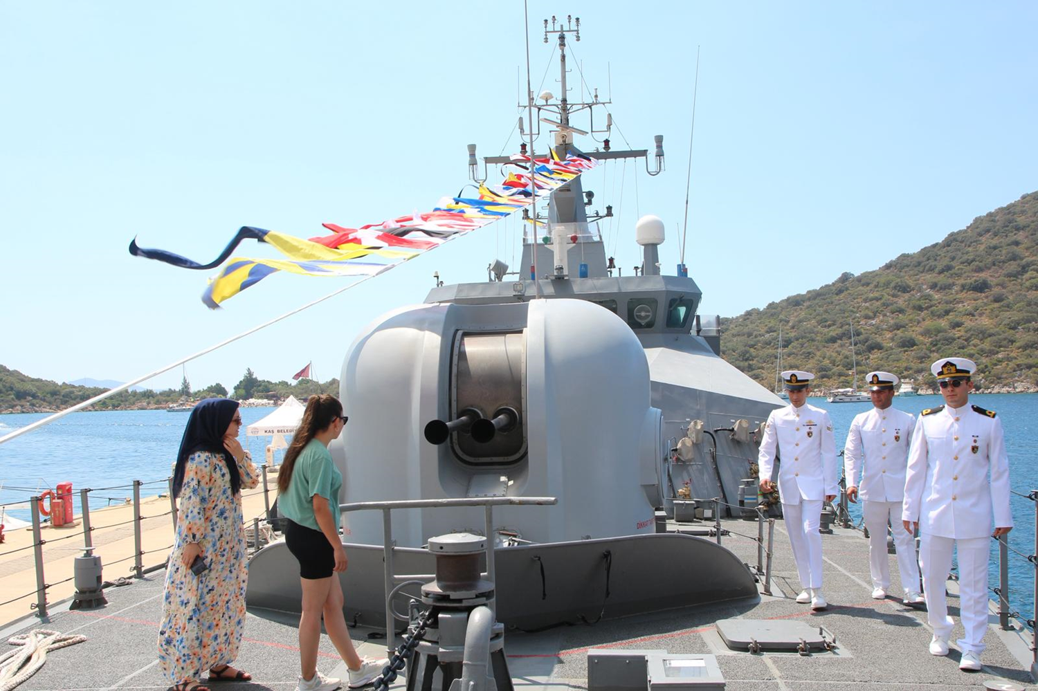 Antalya'da TCG Kaş hücumbotu halkın ziyaretine açıldı