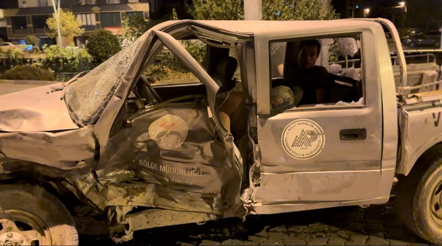 Osmaniye'de cip ile kamyonetin çarpıştığı kazada 4 kişi yaralandı