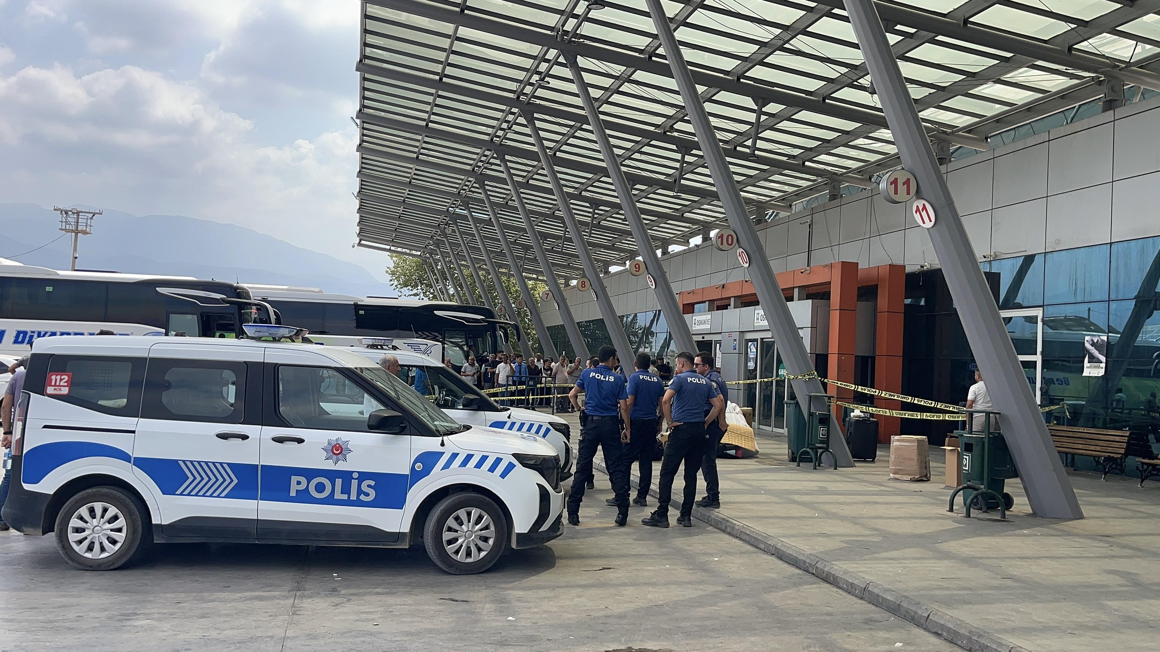 Osmaniye Otogarı'nda baba kızına tüfekle ateş etti