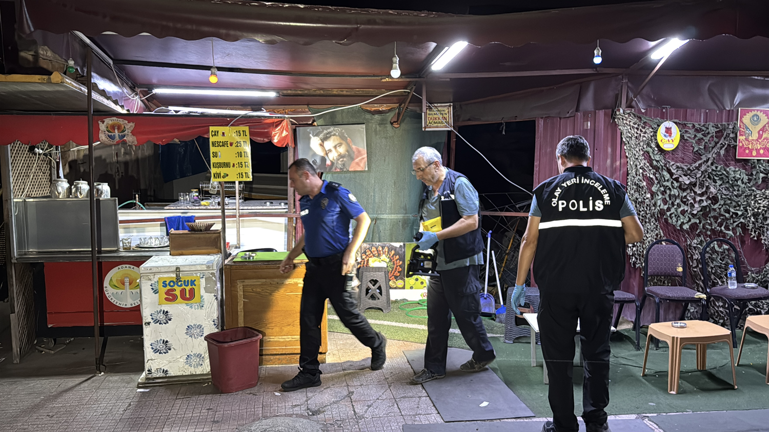 Adana'da çay ocağına düzenlenen silahlı saldırıda 2 kişi yaralandı