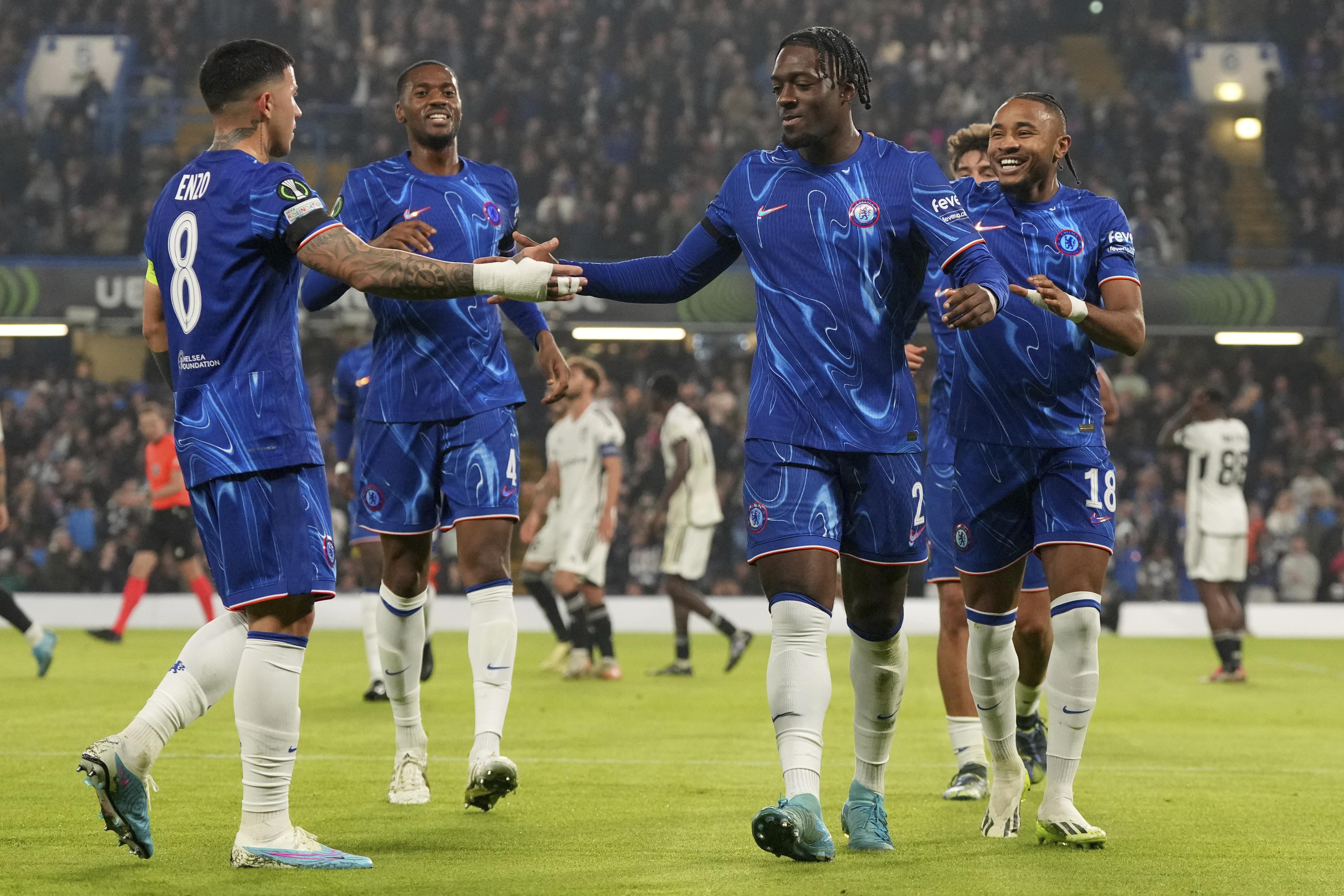Beşiktaş'tan savunmaya Axel Disasi hamlesi!