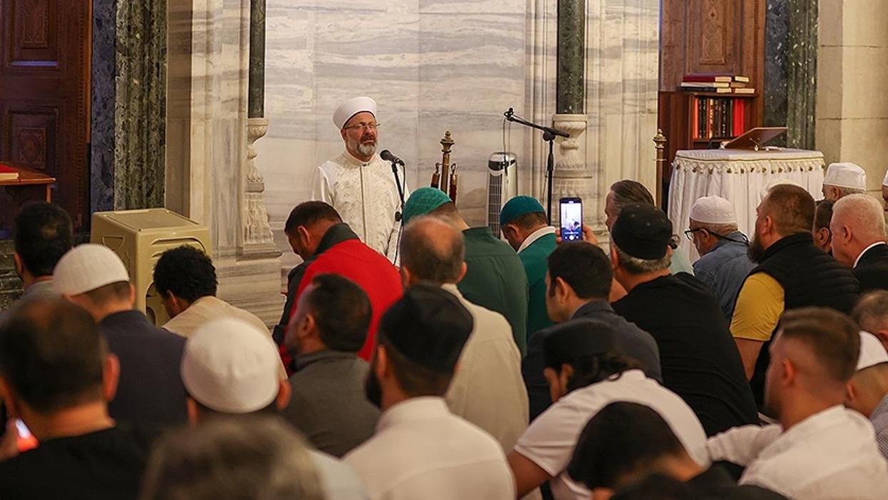Aileler sabah namazında Gazze için bir araya geldi