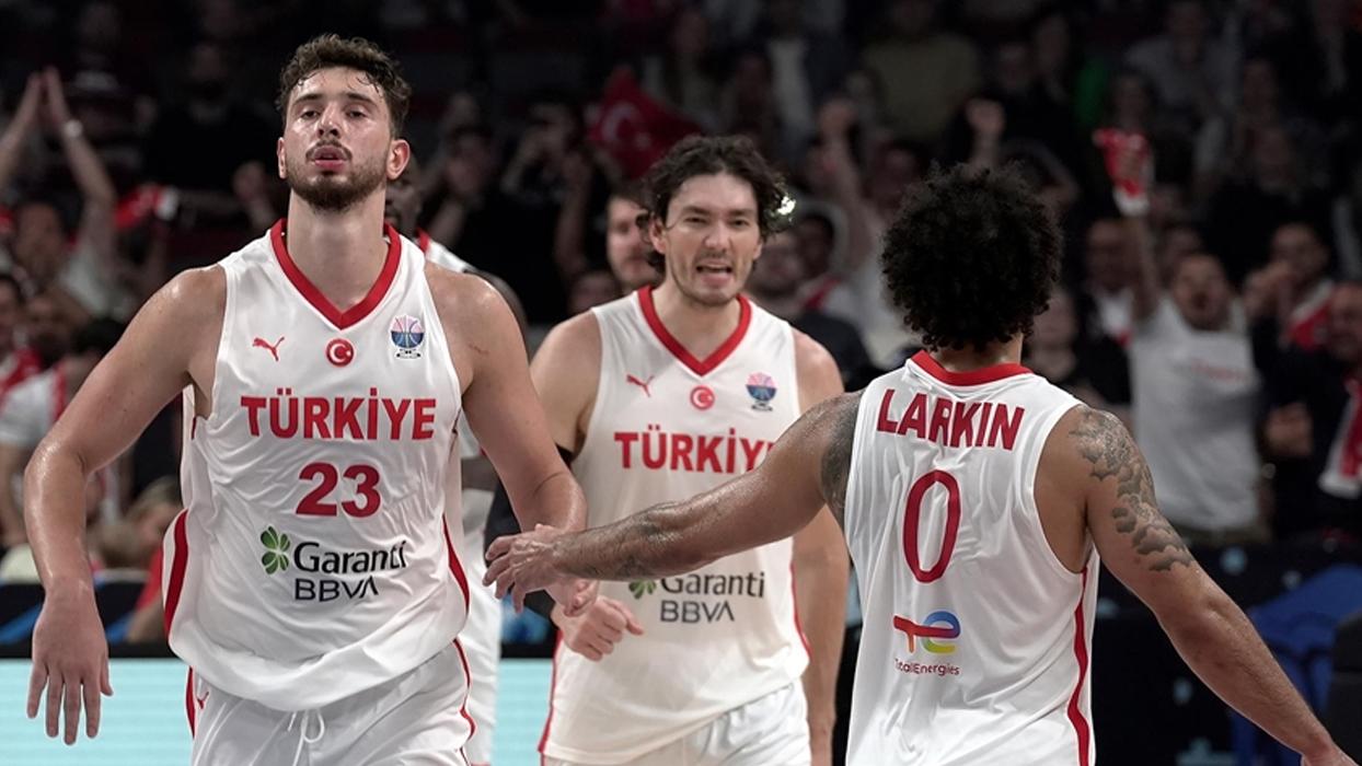 A Milli Basketbol Takımı yarı final için sahaya çıkıyor! 2025 Avrupa Basketbol Şampiyonası maçında Polonya ile oynayacak