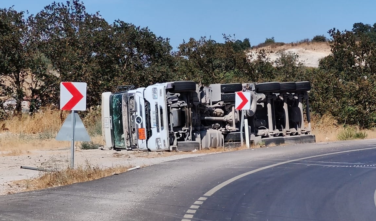 Balıkesir Savaştepe'de amonyum nitrat tankeri devrildi: 1 yaralı