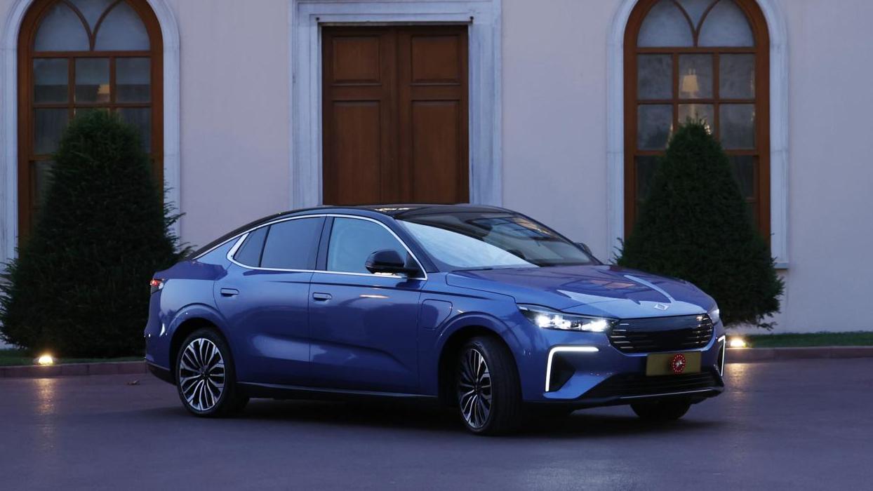 Togg yeni modeli T10F'nin rengini 'Mardin'den ilham aldı