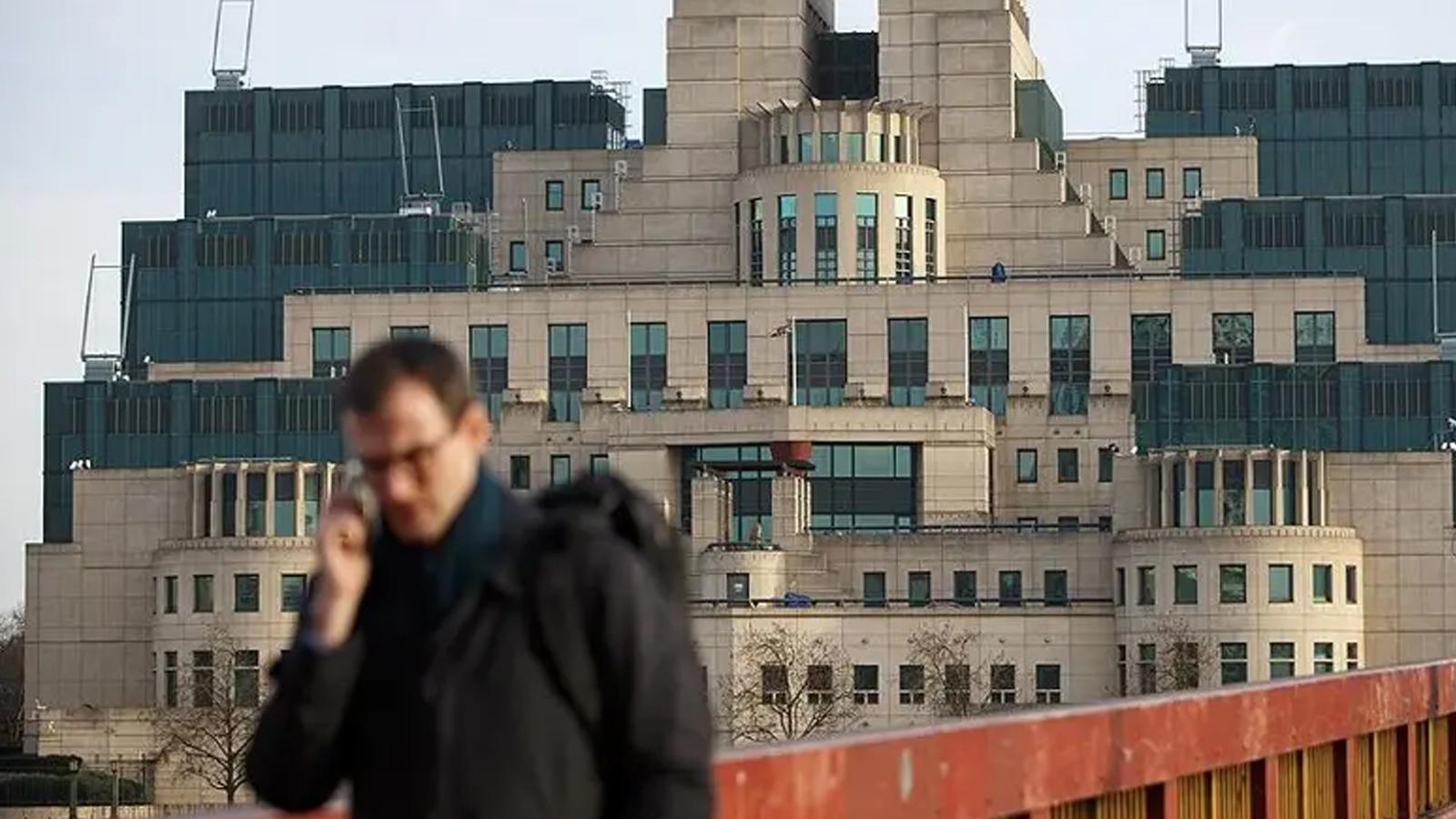 MI6'dan casuslara özel mesajlaşma ağı! Dikkat çeken İstanbul detayı