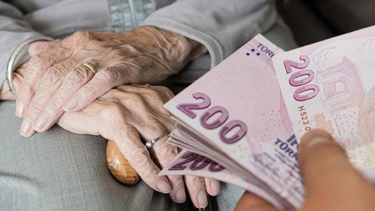 Emeklilikte bir yılın bedeli... Ömür boyu alınacak maaşta yüzde 5-6'ya varan fark oluşturabilir
