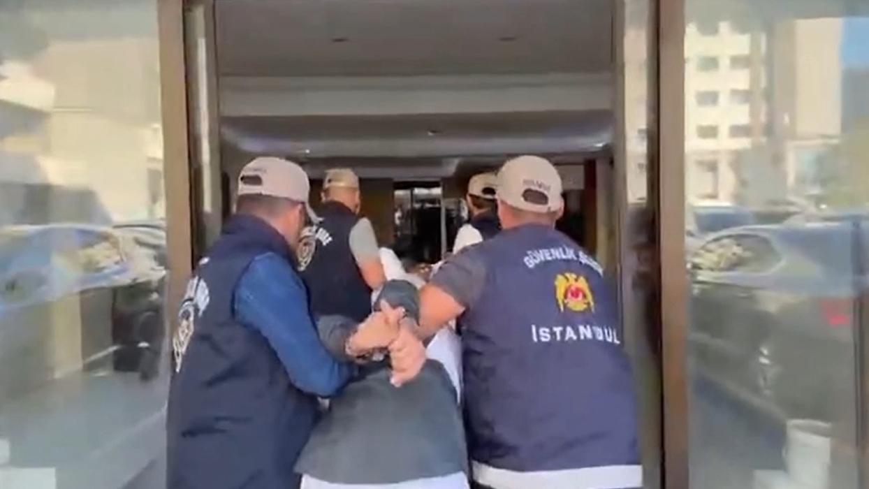 İstanbul'da kız öğrenci yurdunda eşyalara zarar verdiği belirlenen 6 zanlı adliyede