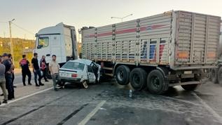 Adıyaman'ın Gölbaşı ilçesinde tır ile otomobil çarpıştı: 3 yaralı