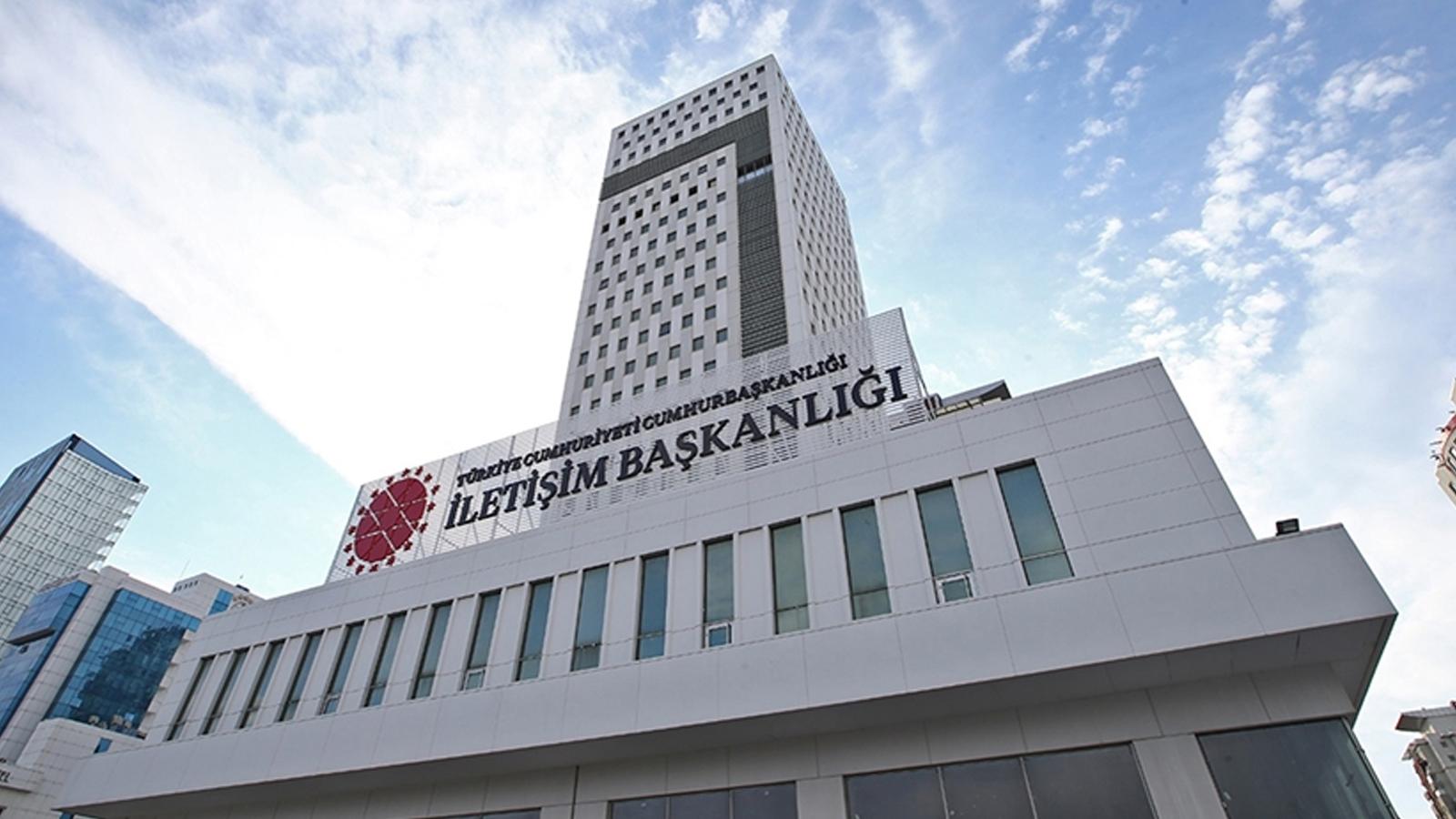''7 Ekim'in yıl dönümünde Azerbaycan'da bayraklar yarıya indirildi'' iddiasına yalanlama
