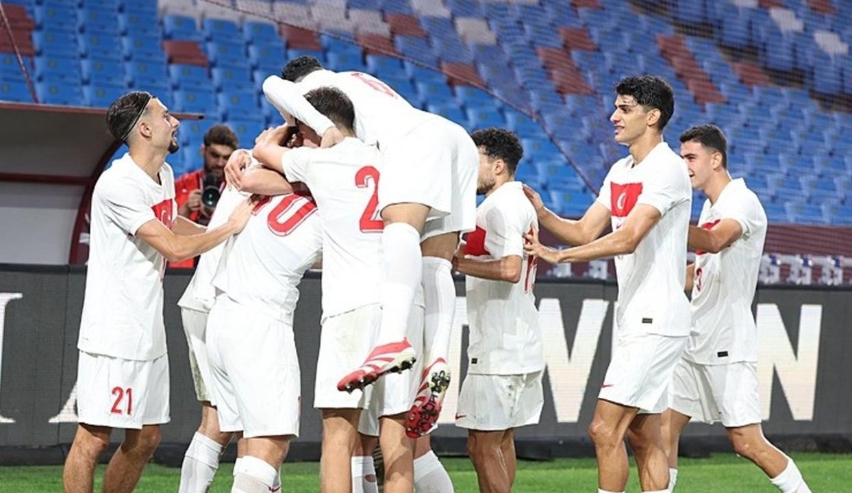 Ümit Milli Futbol Takımı'nda Ada İbik sakatlığı nedeniyle aday kadrodan çıkarıldı