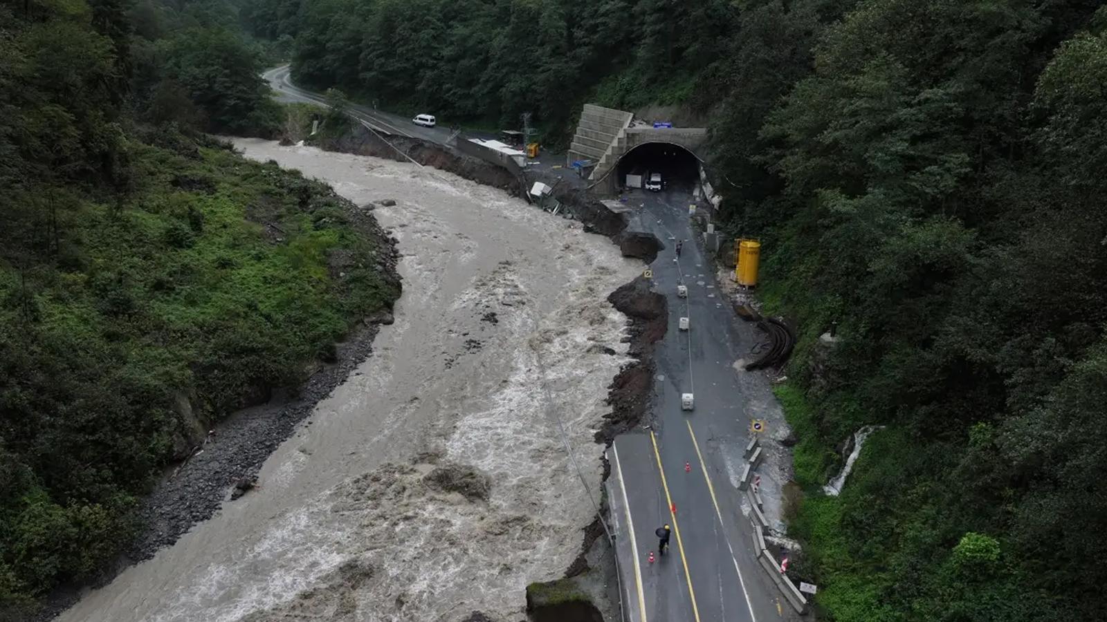 Rize Valisi Baydaş: 36 saatte metrekareye 355 kilogramın üzerinde yağış düştü