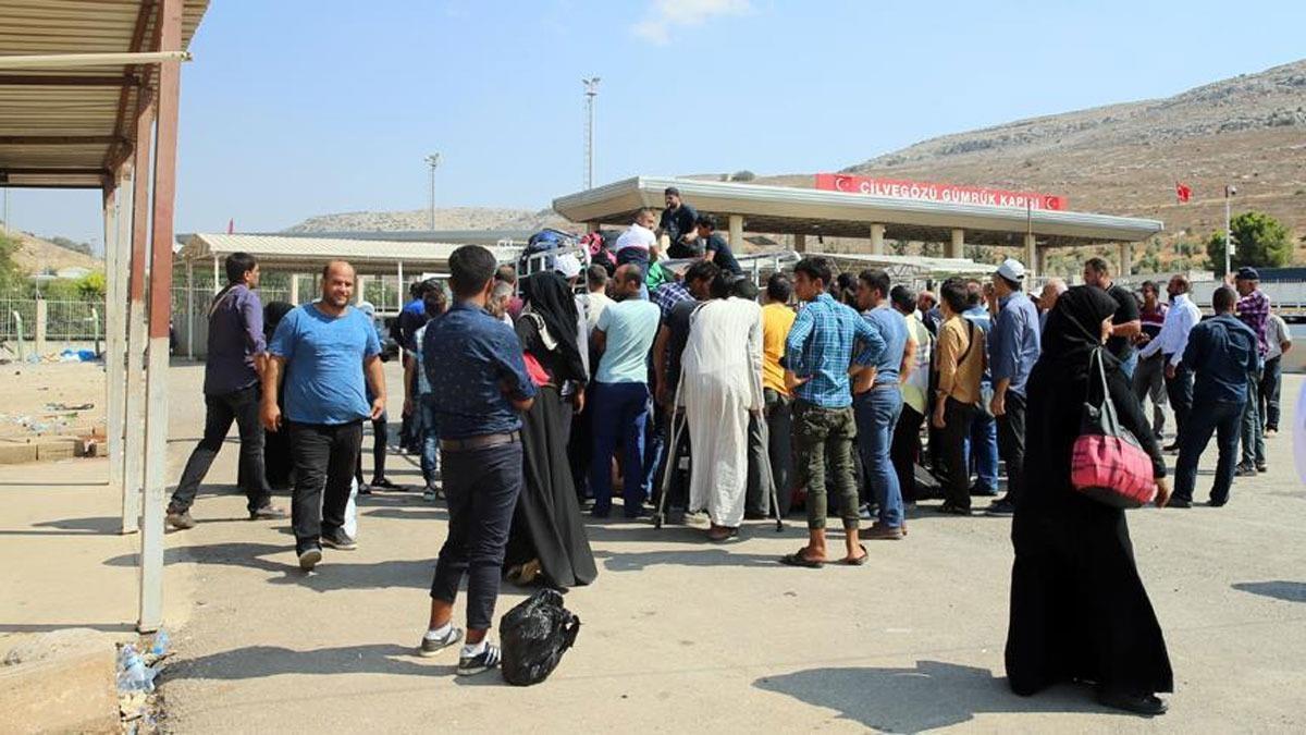 Suriyeliler ülkelerine dönmeye devam ediyor: Başkan Erdoğan'a Allah uzun ömürler versin