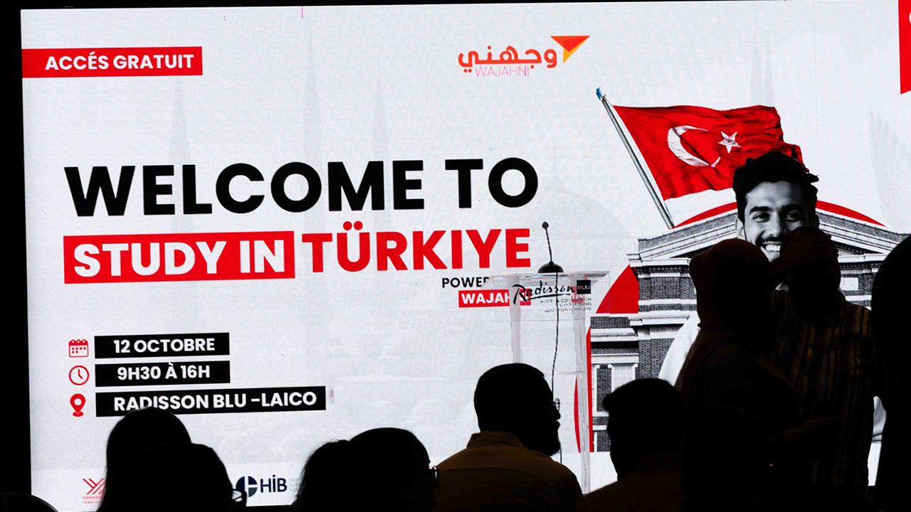 Tunus'ta Türk rüzgarı... Türk Üniversiteleri tanıtıldı