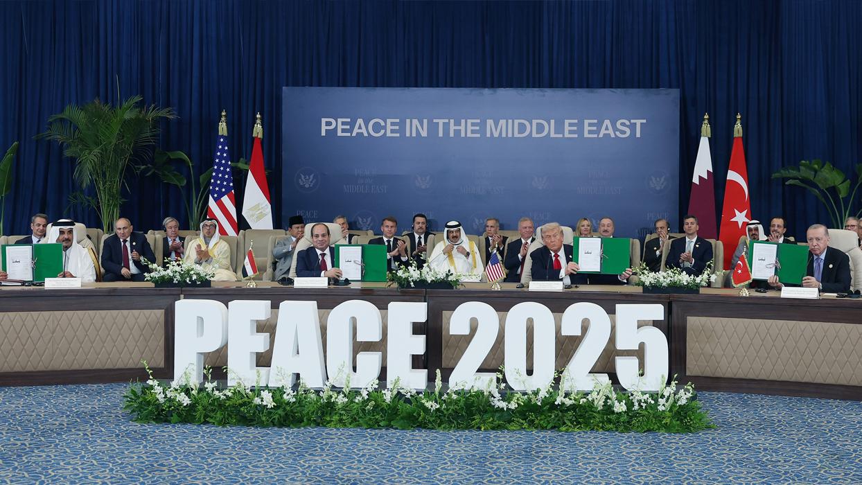 Mısır'da Gazze Zirvesi... Tarihi toplantıda imzalar atıldı