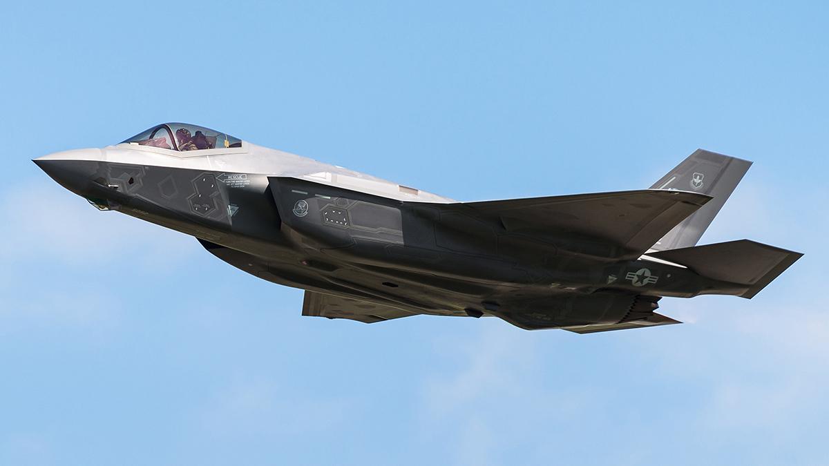 F-16'lar emekliye ayrılıyor: İlk F-35'ler resmen hava üssünde