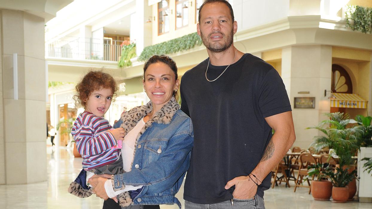 Neşeli aile pozu! Avatar Atakan sosyal medyada gündem oldu