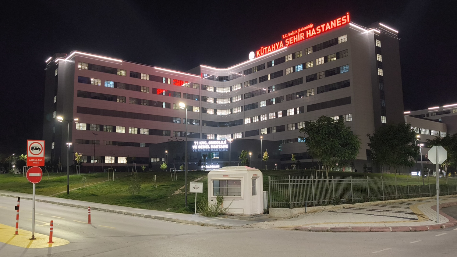 Kütahya'da gıda zehirlenmesi şüphesiyle 17 öğrenci hastaneye başvurdu
