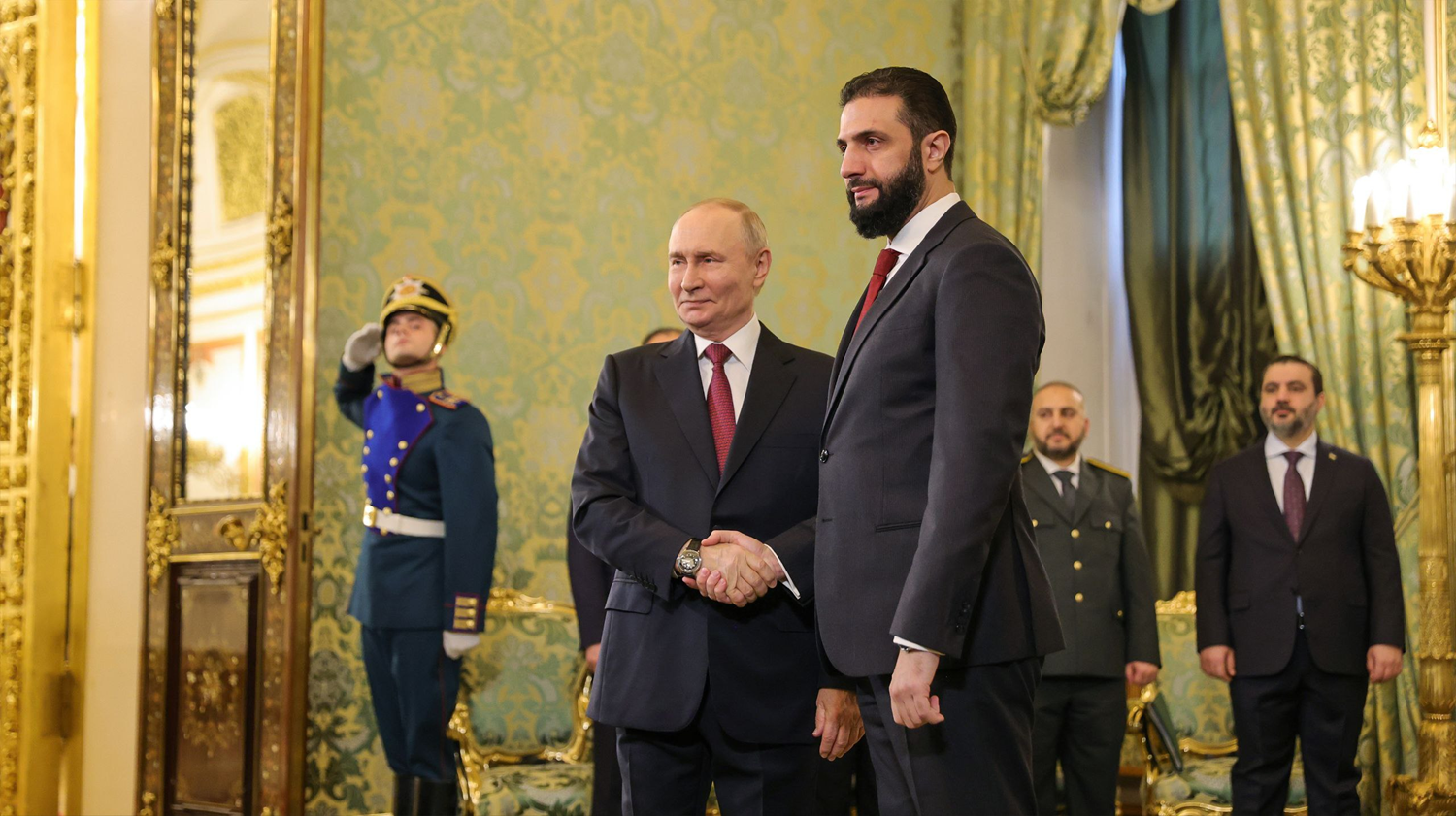 Moskova'da kritik görüşme... Şara Esed'i, Putin askeri üs istedi