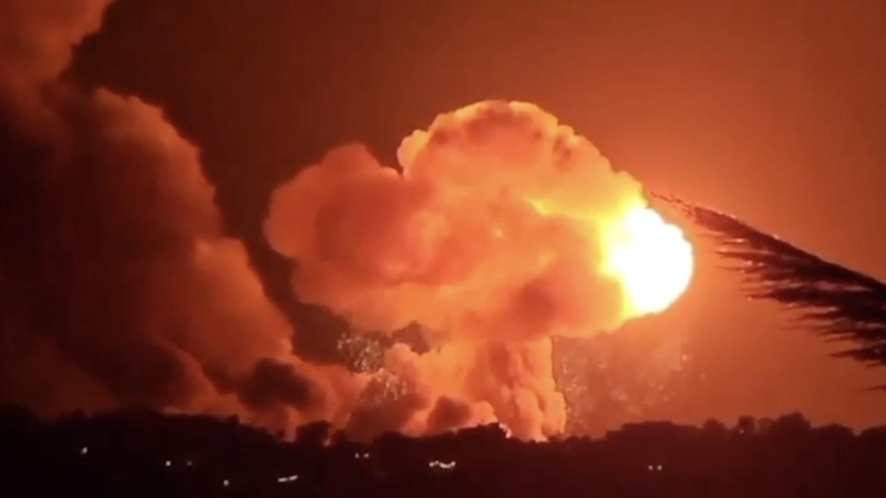 Soykırımcı İsrail, Lübnan'a hava saldırıları düzenledi