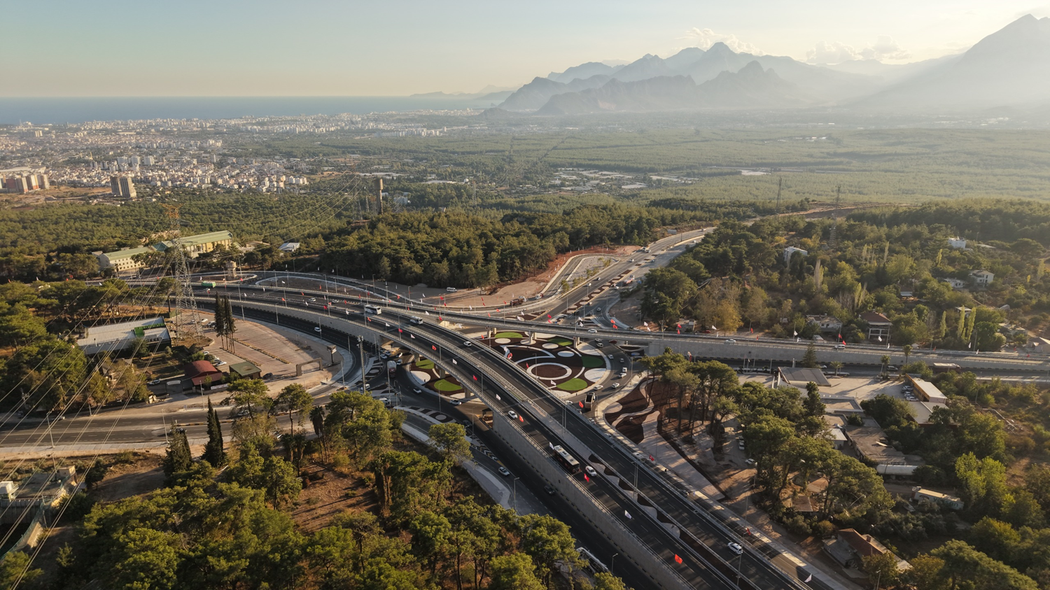 Antalya'nın ulaşım ağı güçleniyor! Yeni yollar yarın açılacak