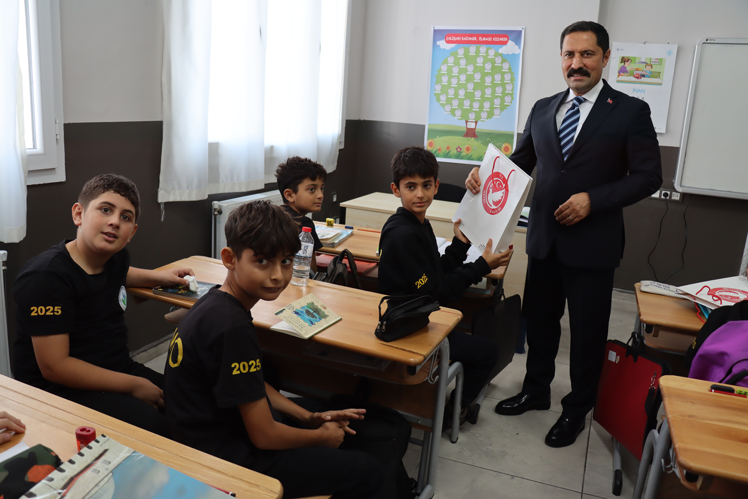 Hatay'da 6 Şubat depremlerinin ardından 199 yeni okul inşa edildi