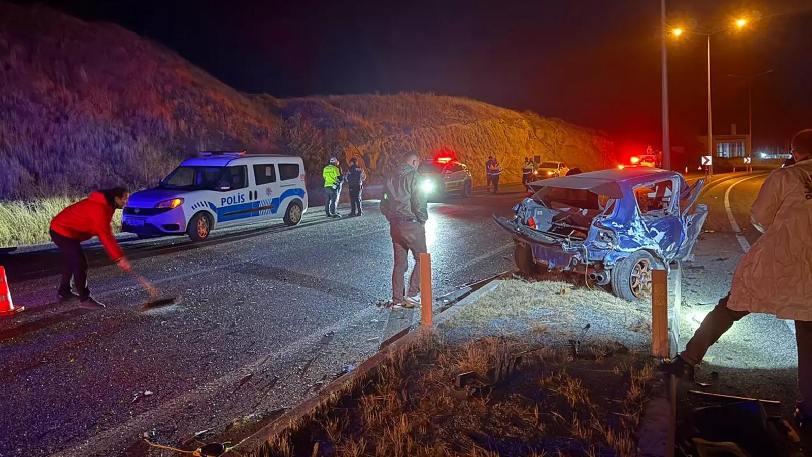 Yozgat'ta direğe çarpan otomobilin sürücüsü hayatını kaybetti