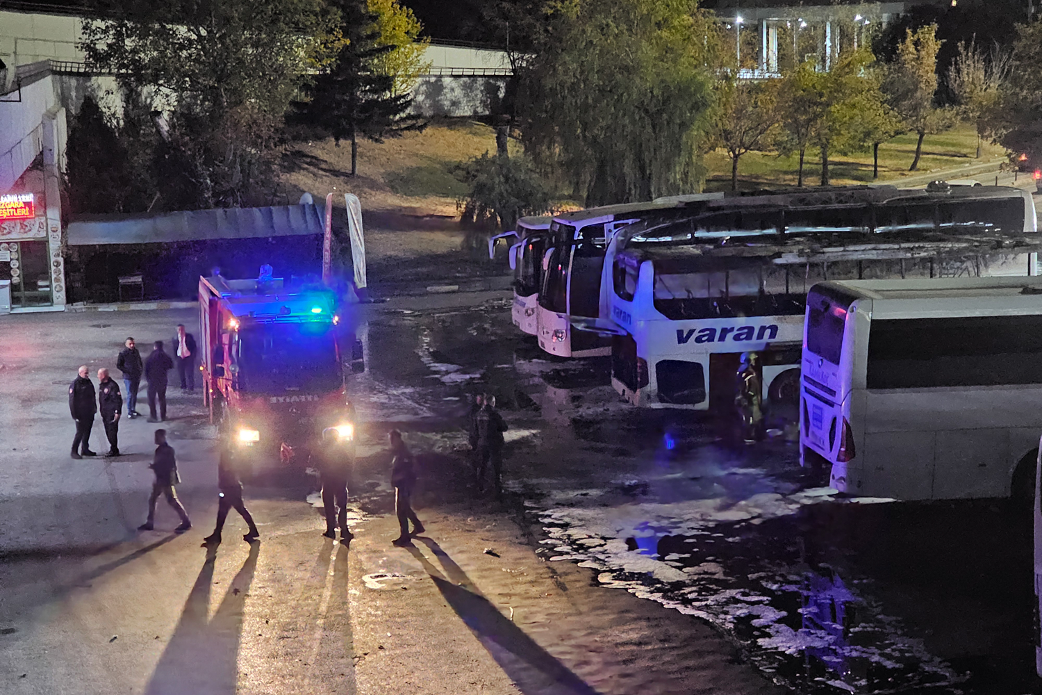AŞTİ'de park halindeki otobüste yangın