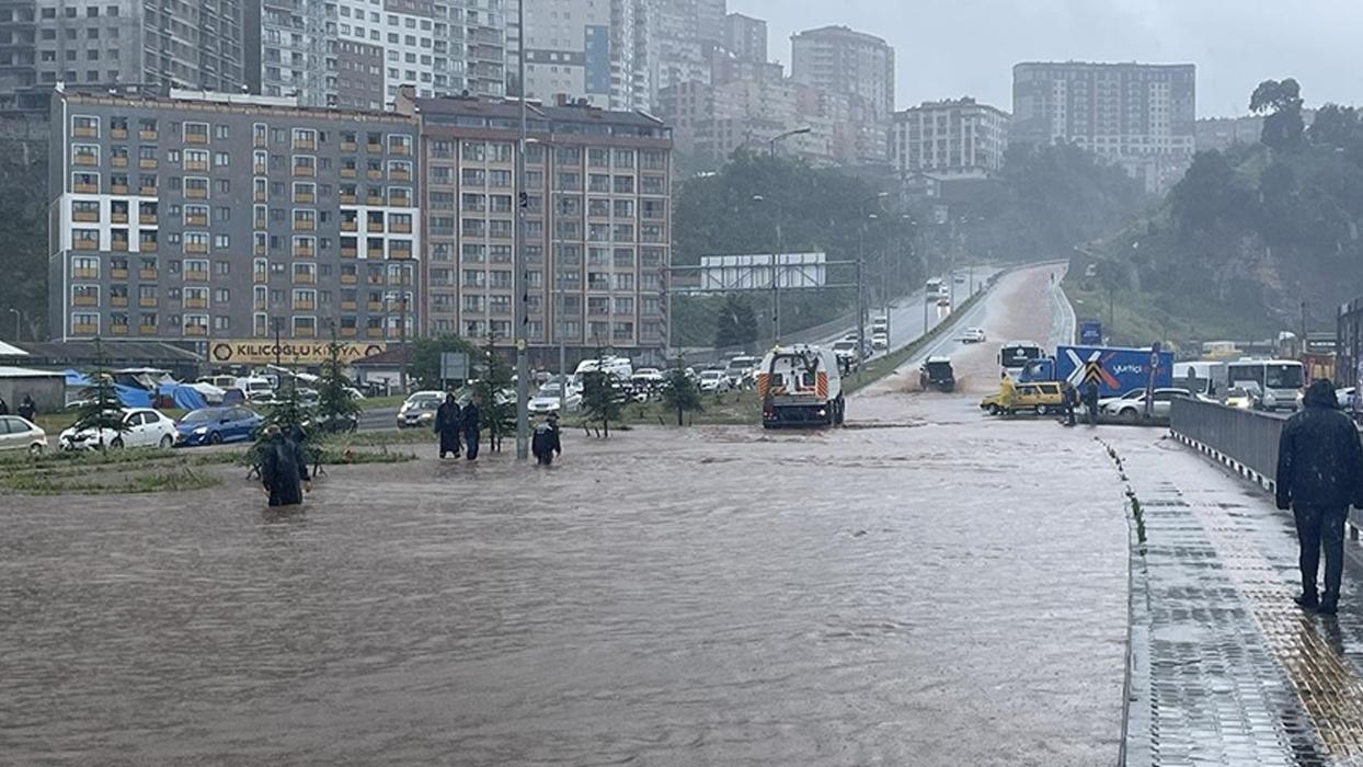 Pazar günü planı olanlar dikkat! Bu haberi okumadan dışarı çıkmayın... Meteorolojiden 7 il için kuvvetli yağış uyarısı: Sel ve su baskınları kapıda