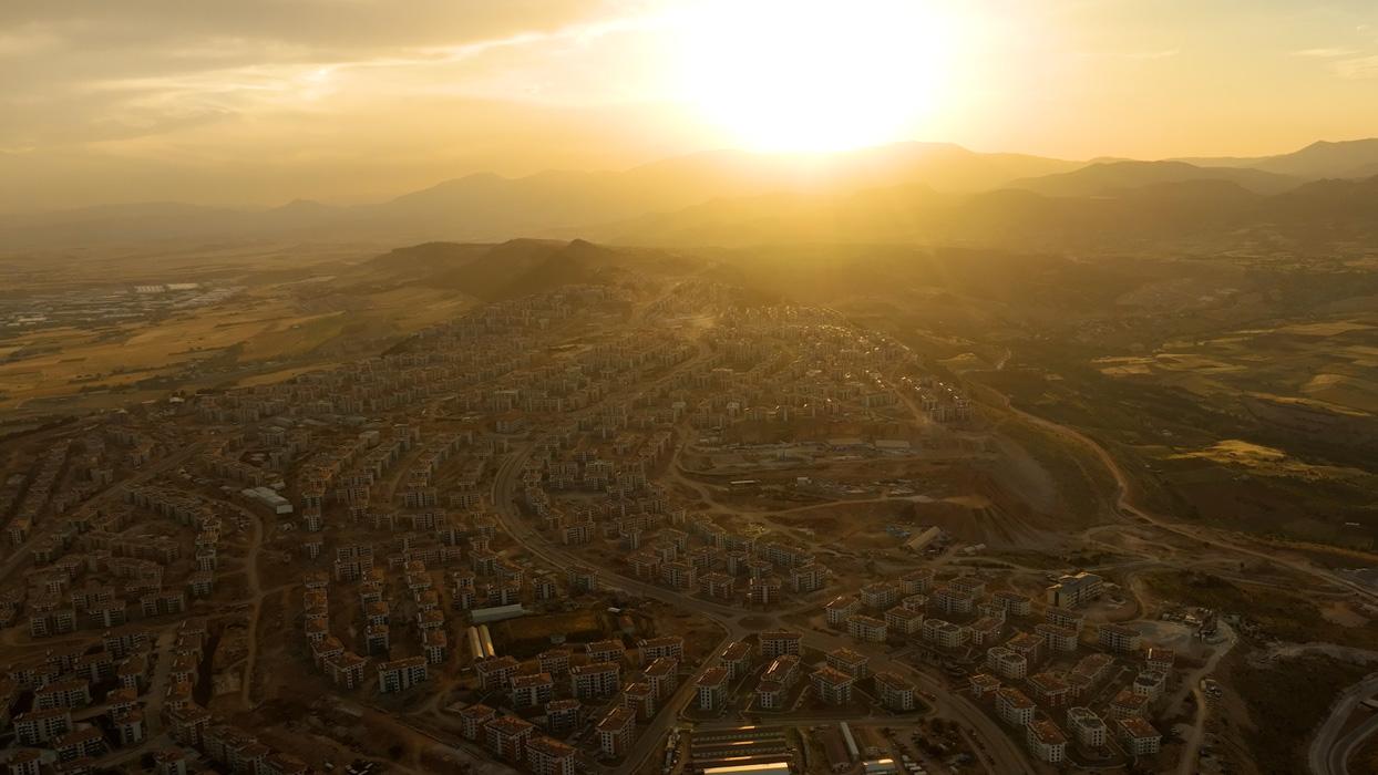 Adıyaman'da hikaye yeniden başlıyor... 9 bin aile yeni evine kavuştu