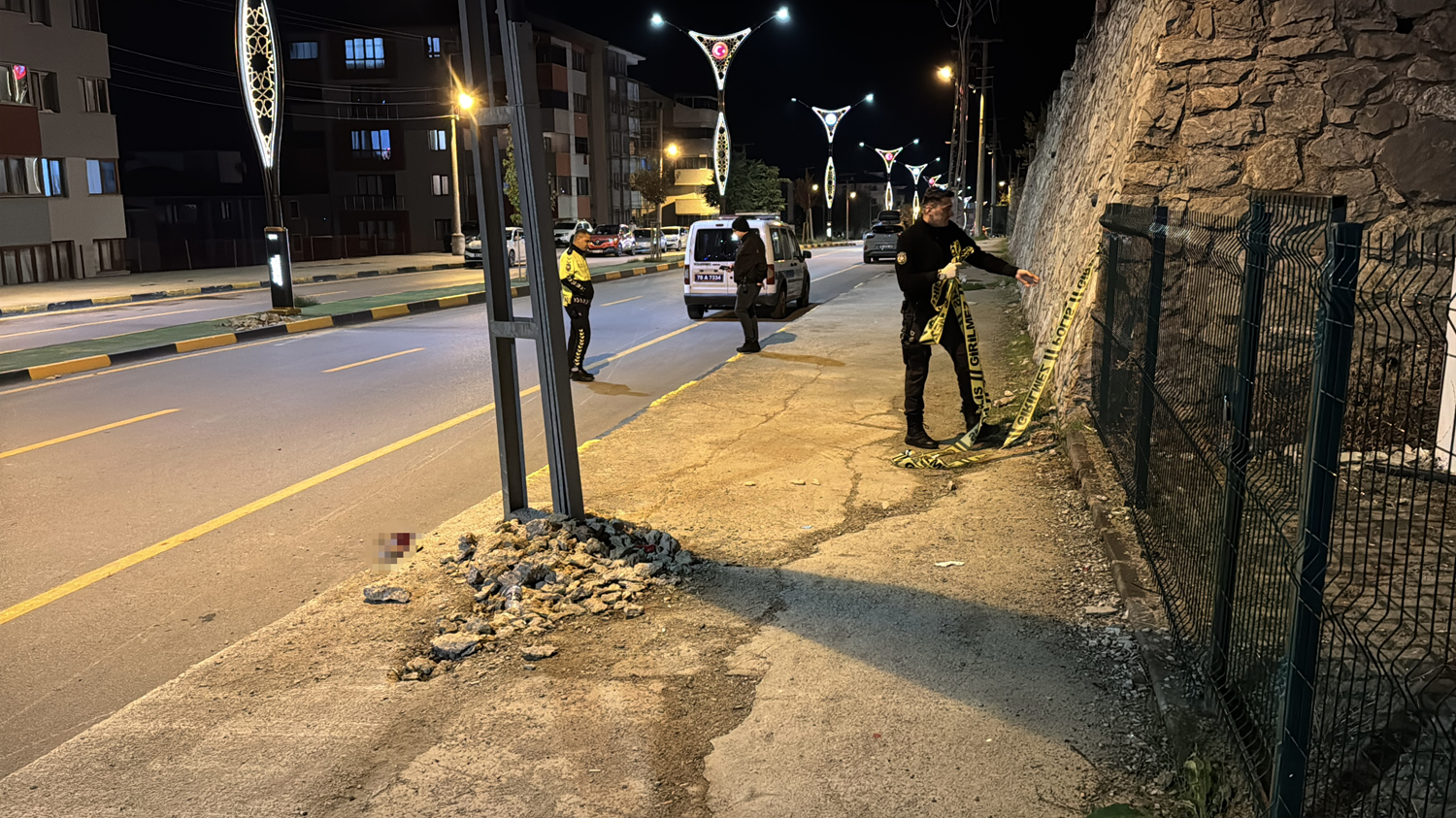 Karabük'te kaldırıma çarpan motosikletteki 1 kişi öldü, 1 kişi yaralandı
