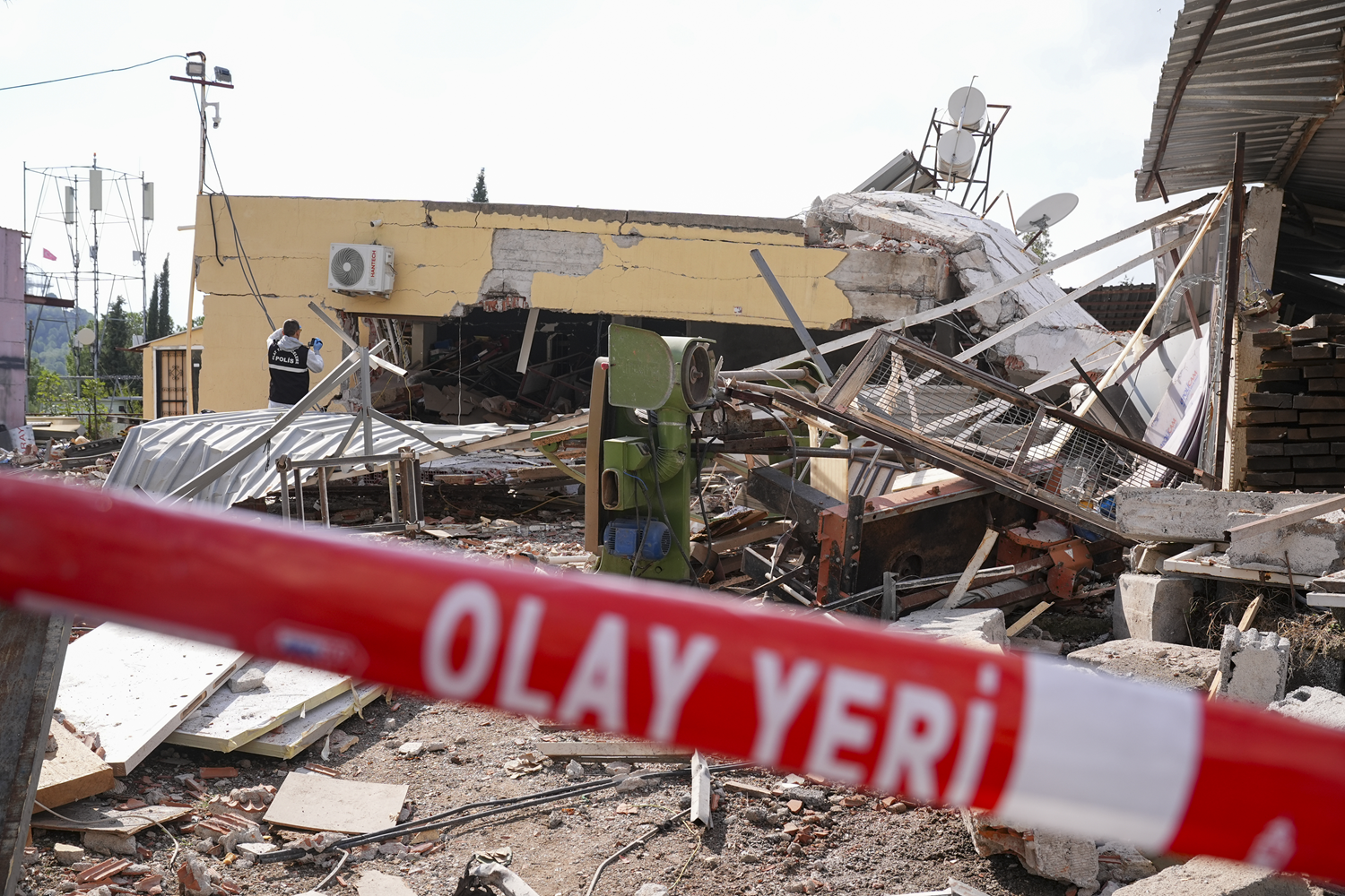 İzmir'de patlama: Bir kişi yaralandı