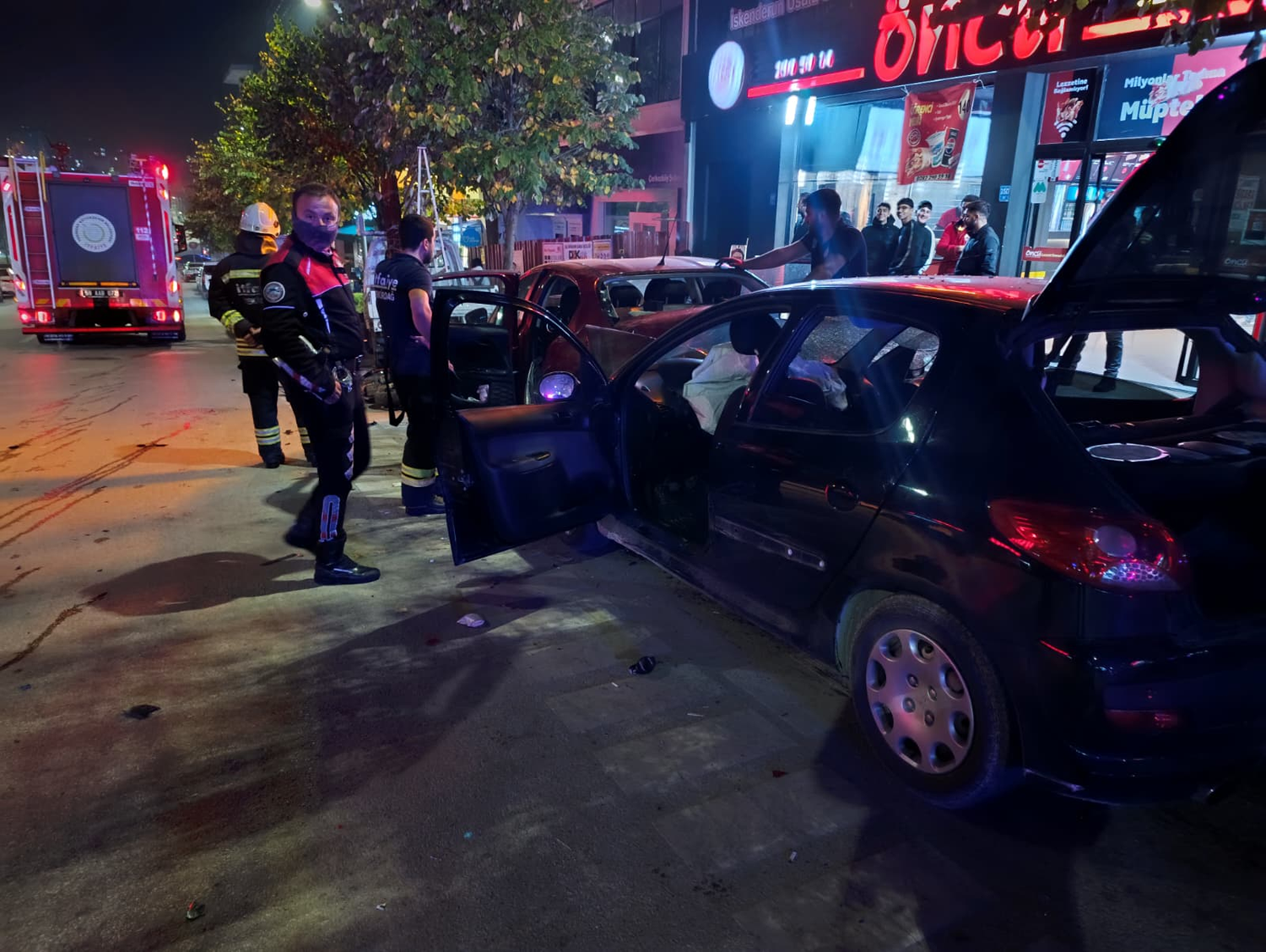 Tekirdağ'da zincirleme trafik kazasında 3 kişi yaralandı