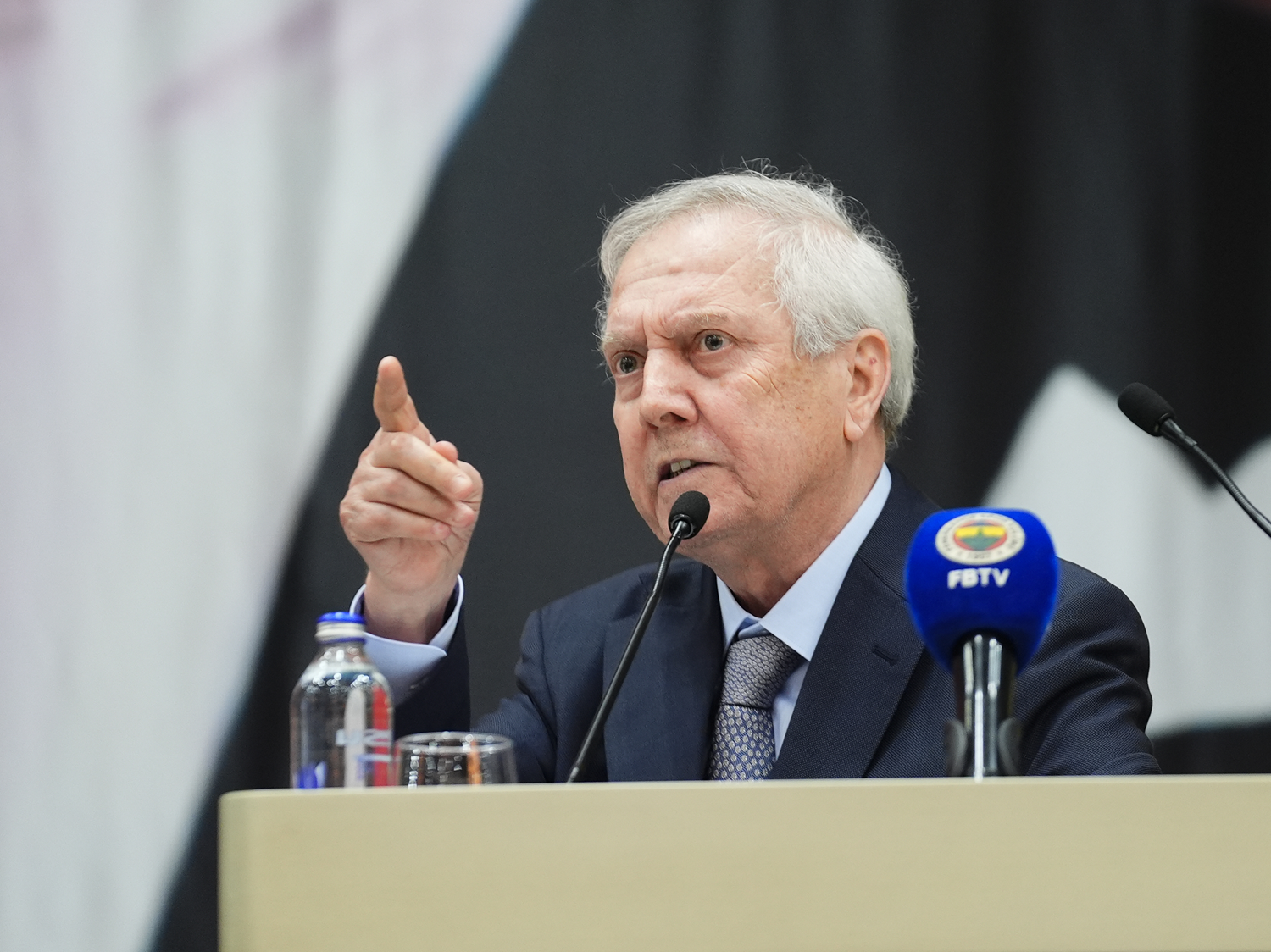Aziz Yıldırım'dan genel kurul mesajı! “Kişiler geçici, aslolan Fenerbahçe'dir”